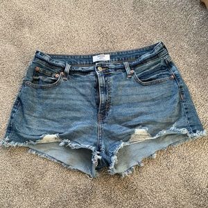 Denizen by Levi’s Denim Shorts | Size 14 / 32